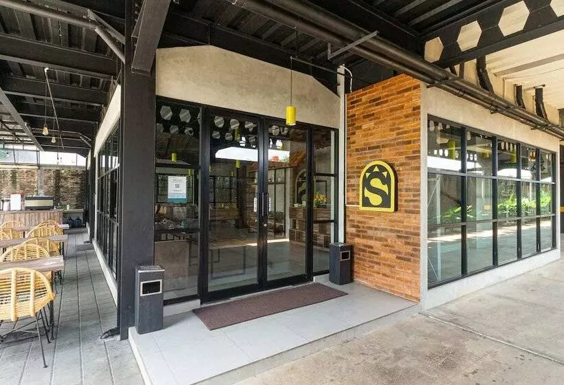 Summerville Hotel & Coffee Shop