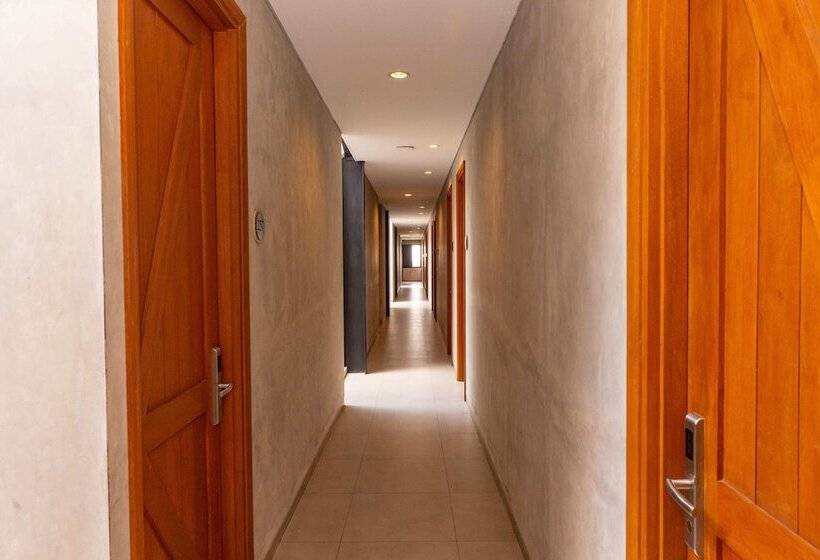 Summerville Hotel & Coffee Shop