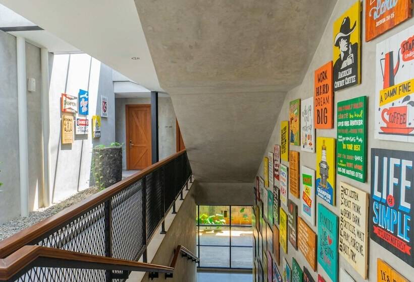 Summerville Hotel & Coffee Shop