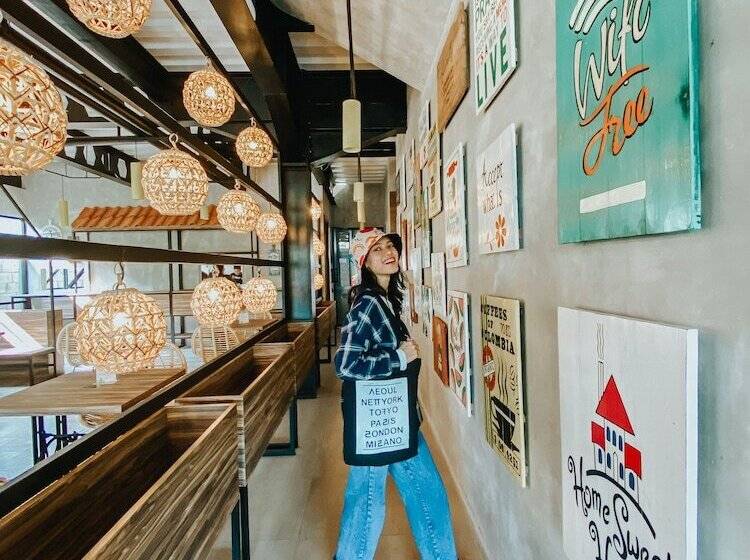 Summerville Hotel & Coffee Shop