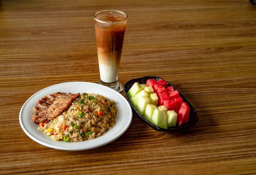 Summerville Hotel & Coffee Shop