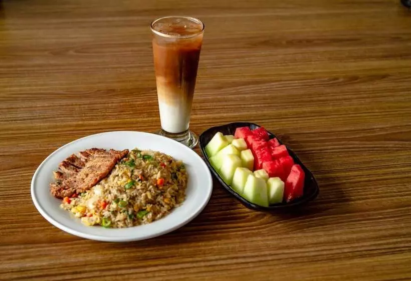 Summerville Hotel & Coffee Shop