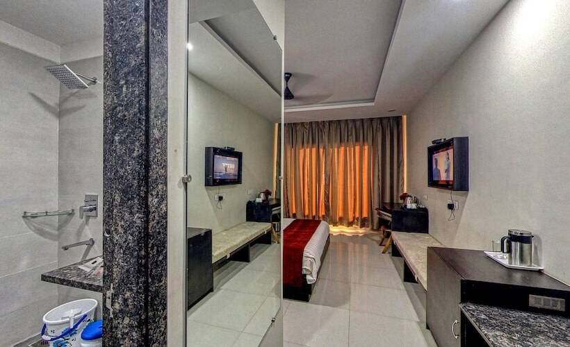 The Aanandam Hotel Resort