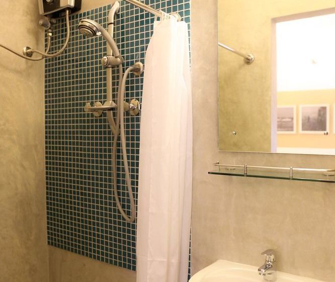 פונדק City Beds The Regent