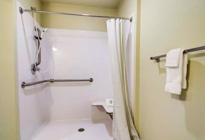 Отель Castle Rock Inn & Suites