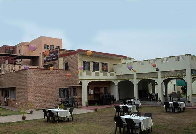 Hotel Collection O 4255 Day Night Guest House And Restaurant