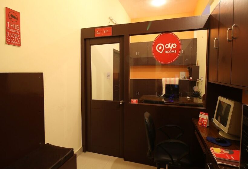 Hotel Collection O 4255 Day Night Guest House And Restaurant