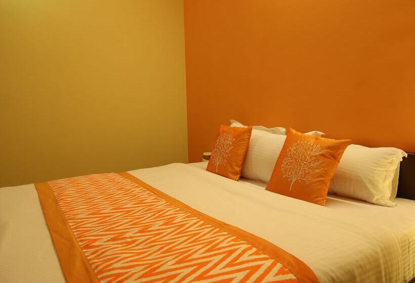 Hotel Collection O 4255 Day Night Guest House And Restaurant