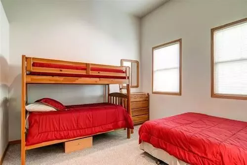 בית מלון כפרי French Street Cottage Main Street By Pinnacle Lodging