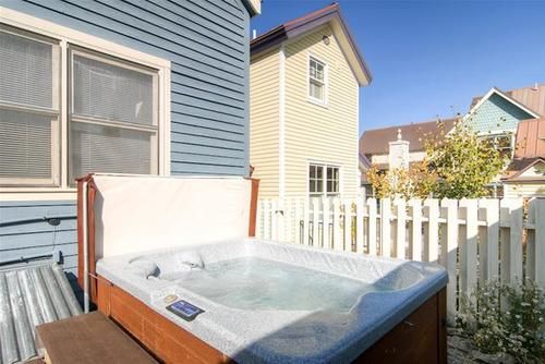 هتل French Street Cottage Main Street By Pinnacle Lodging