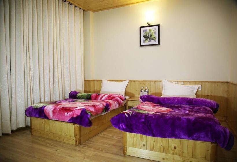 Hotel The Holiday Heights Manali