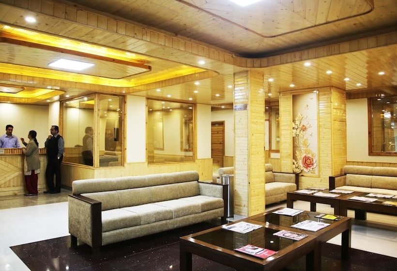 Hotel The Holiday Heights Manali