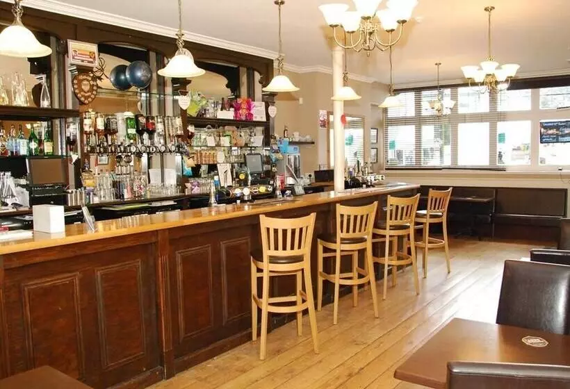 Отель Kings Arms