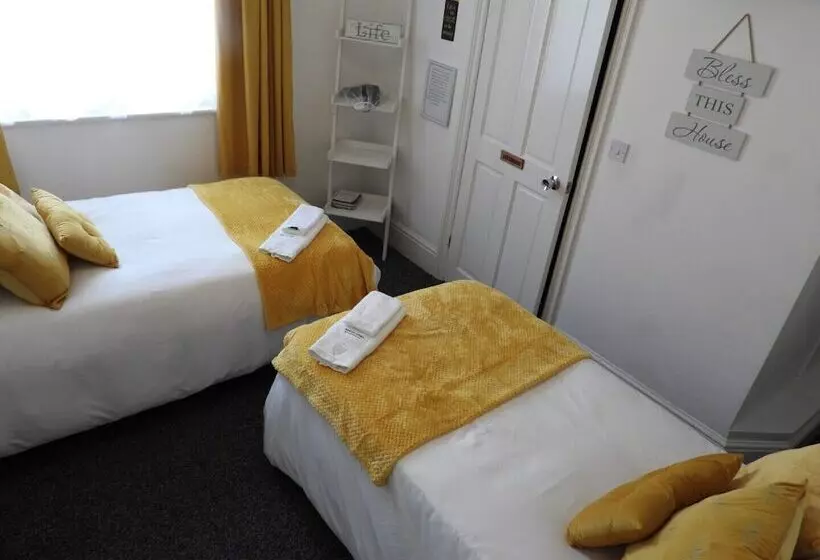 Отель Kings Arms