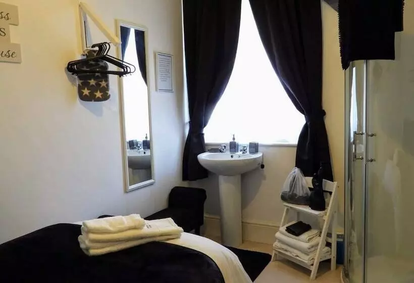 Отель Kings Arms