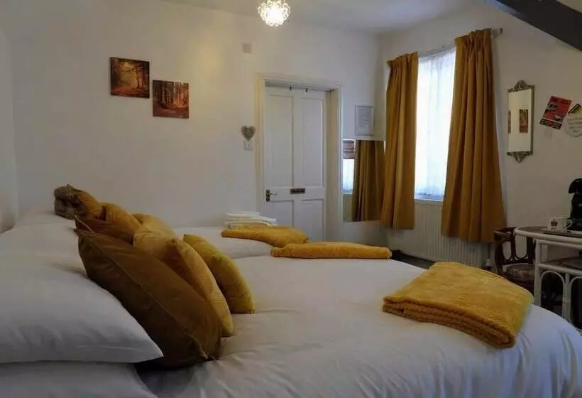 Отель Kings Arms