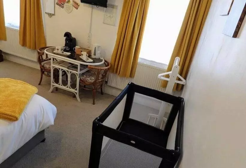 Отель Kings Arms