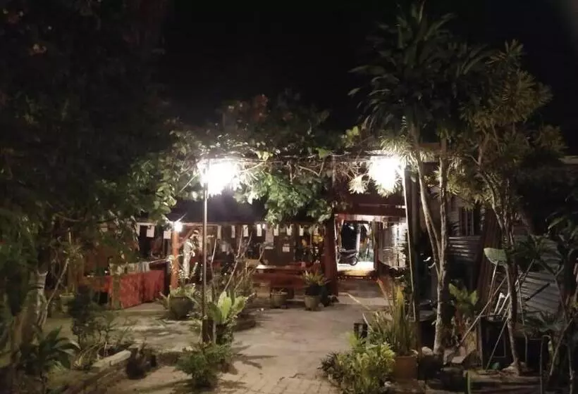 Hotel Nazri Nipah Camp