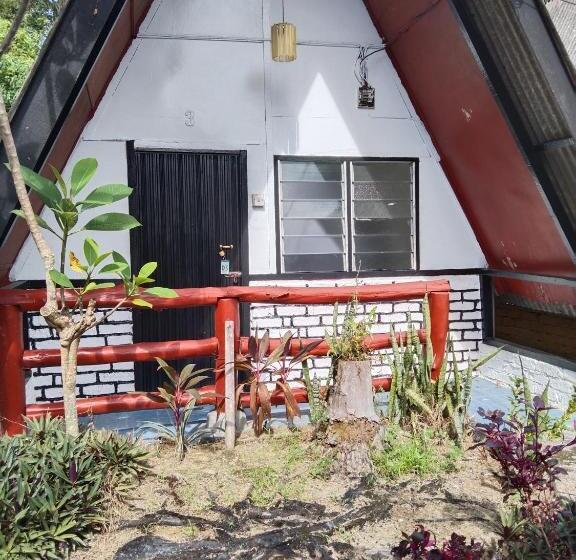 בית מלון כפרי Nazri Nipah Camp