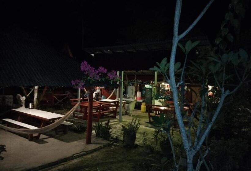 בית מלון כפרי Nazri Nipah Camp