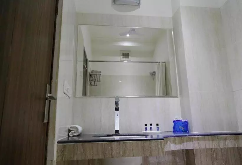 ホテル Oyo Premium Mansarovar Metro Station