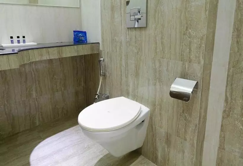 ホテル Oyo Premium Mansarovar Metro Station