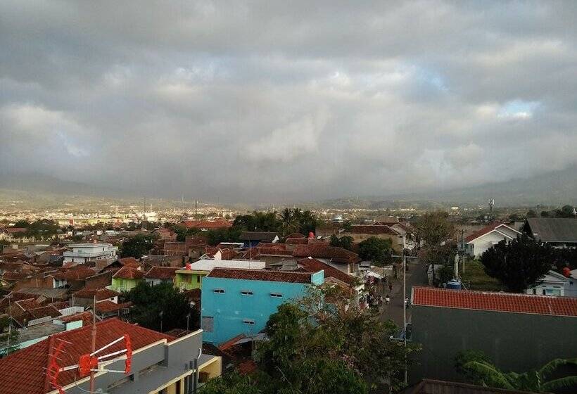 בית מלון כפרי Ramayana Garut