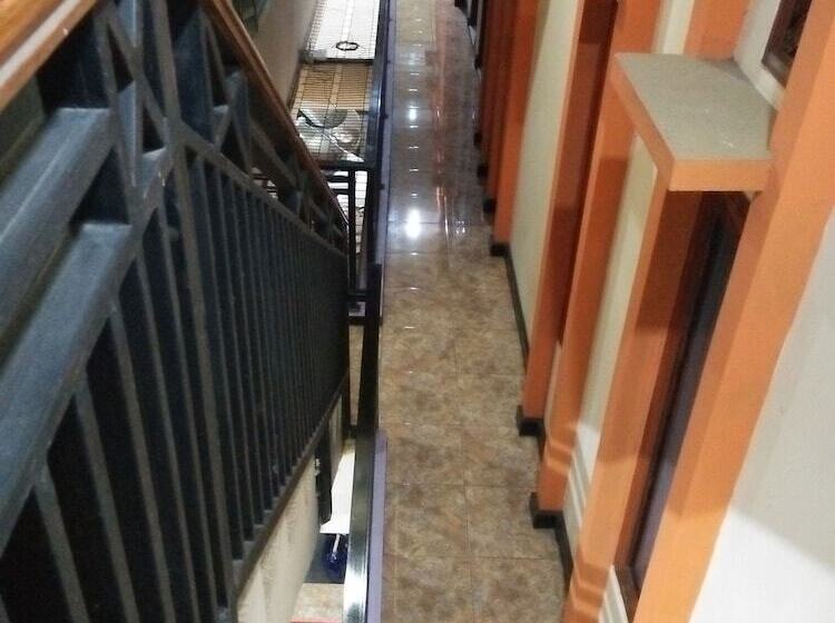 בית מלון כפרי Ramayana Garut