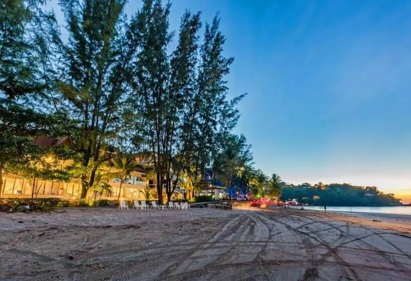 בית מלון כפרי Thai Kamala Beach Front