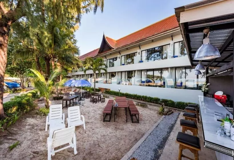 בית מלון כפרי Thai Kamala Beach Front