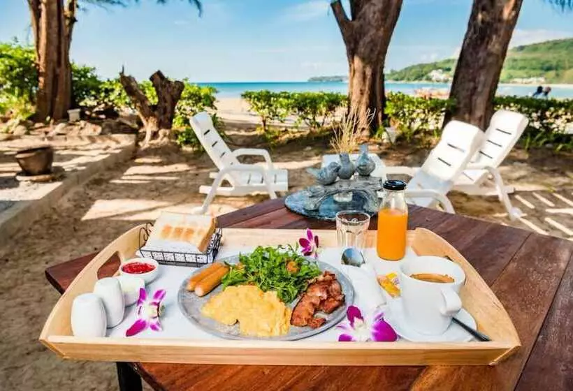 בית מלון כפרי Thai Kamala Beach Front