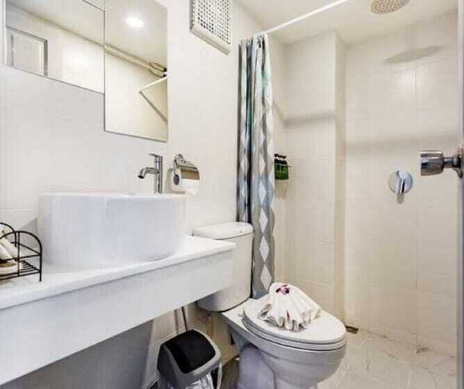 فندق Thai Kamala Beach Front