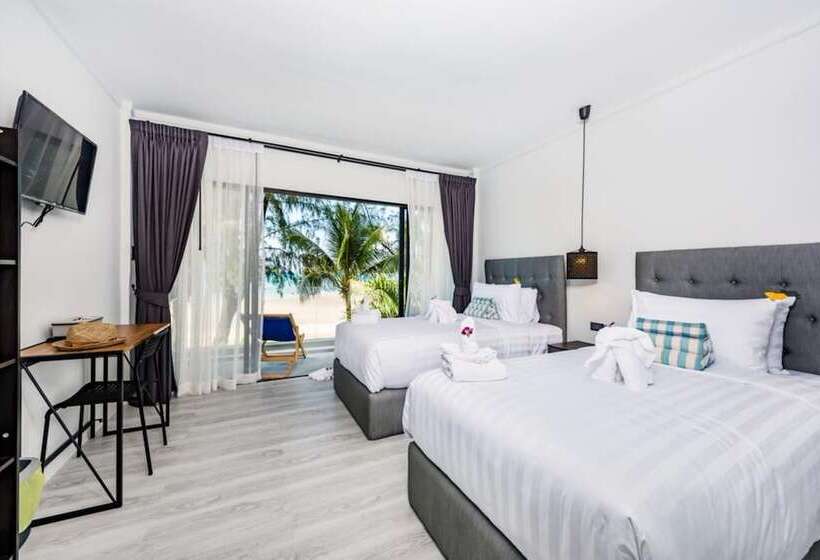 فندق Thai Kamala Beach Front