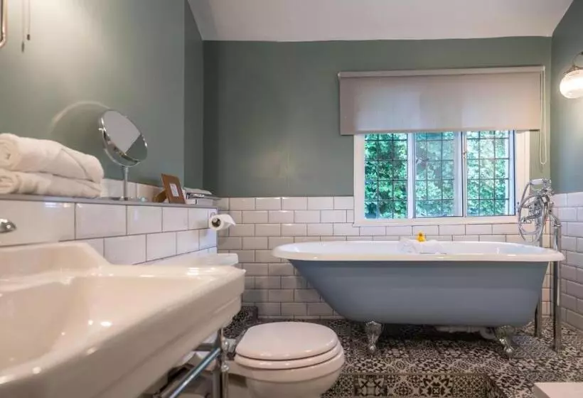 בית מלון כפרי The Bridge