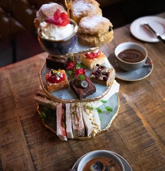 Отель The Bridge