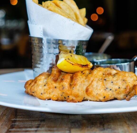 Отель The Bridge