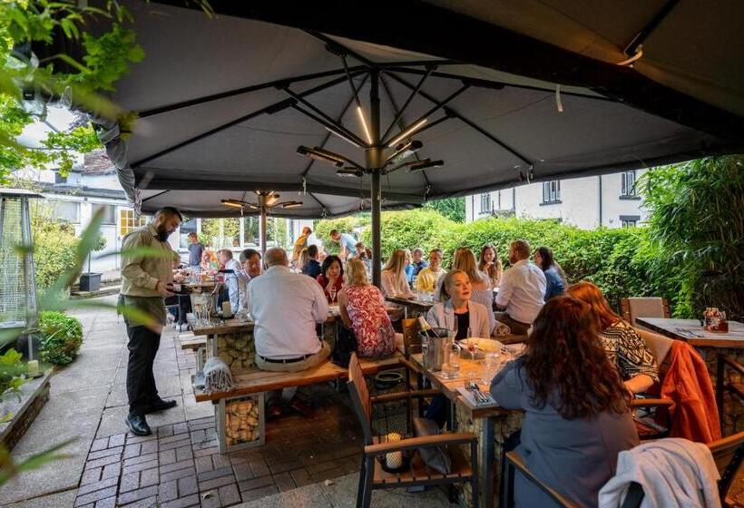 Отель The Bridge