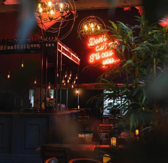 Отель The Bridge