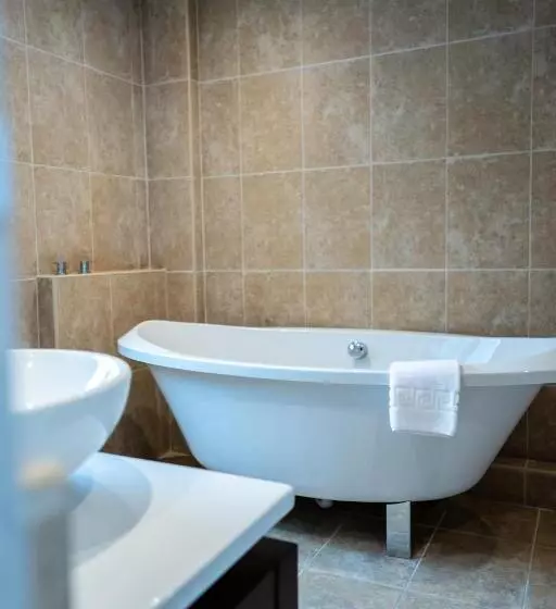 בית מלון כפרי The Bridge