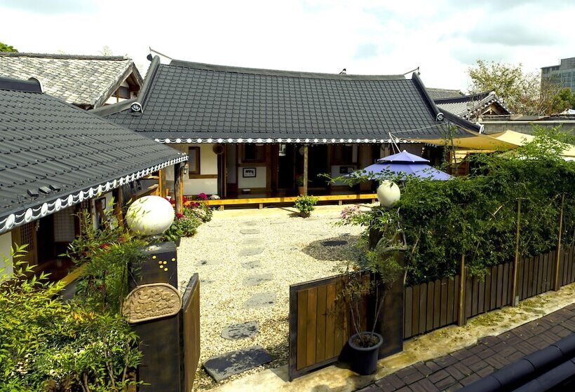 ペンション Hohomom Guesthouse