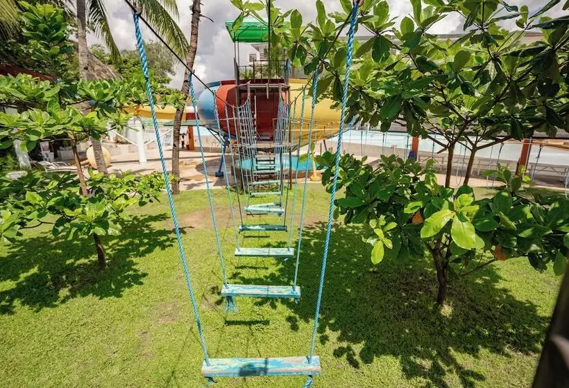 リゾートホテル Whiterock Beach Hotel + Waterpark