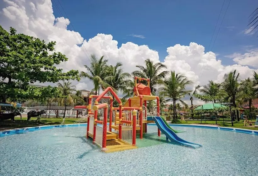 リゾートホテル Whiterock Beach Hotel + Waterpark