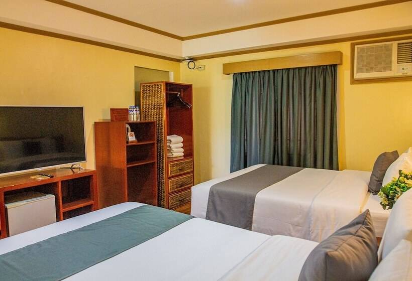 אתר נופש Whiterock Beach Hotel + Waterpark