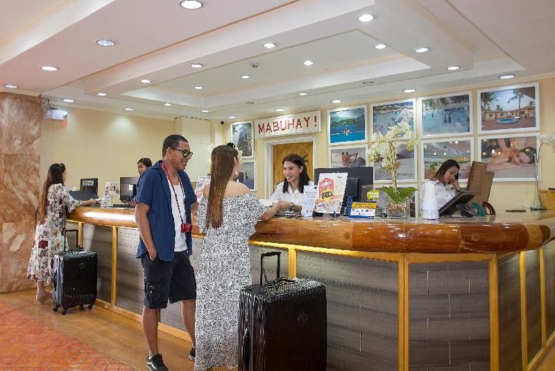 אתר נופש Whiterock Beach Hotel + Waterpark