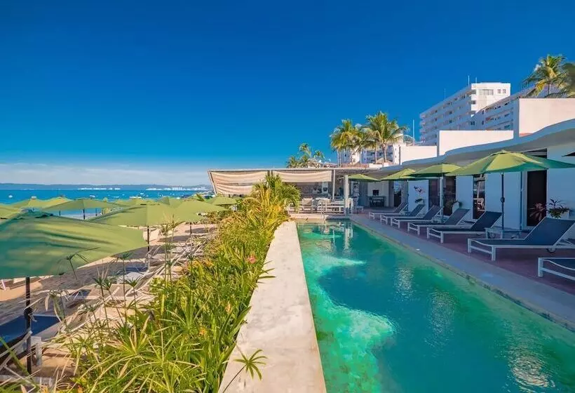 Suites At Sapphire Ocean Club