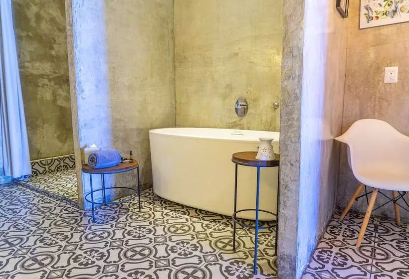 Suites At Sapphire Ocean Club