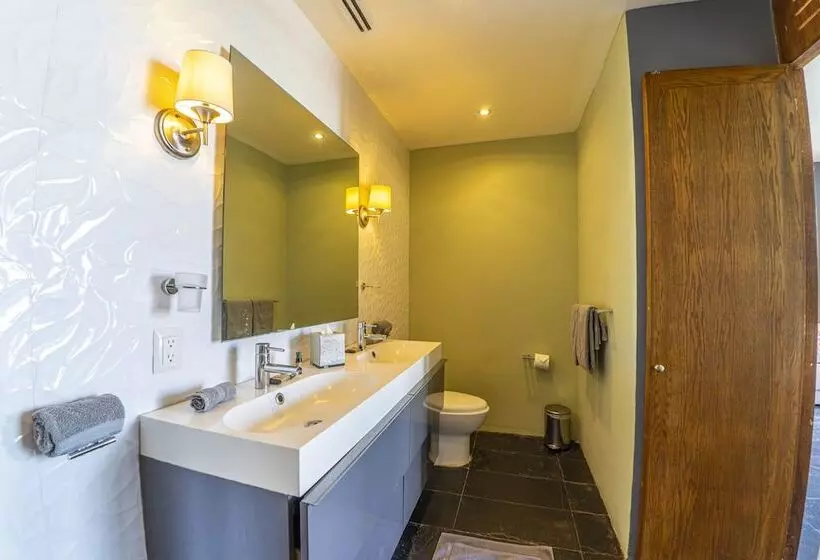 Suites At Sapphire Ocean Club