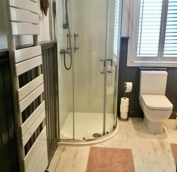 민박 Firbank Lodge