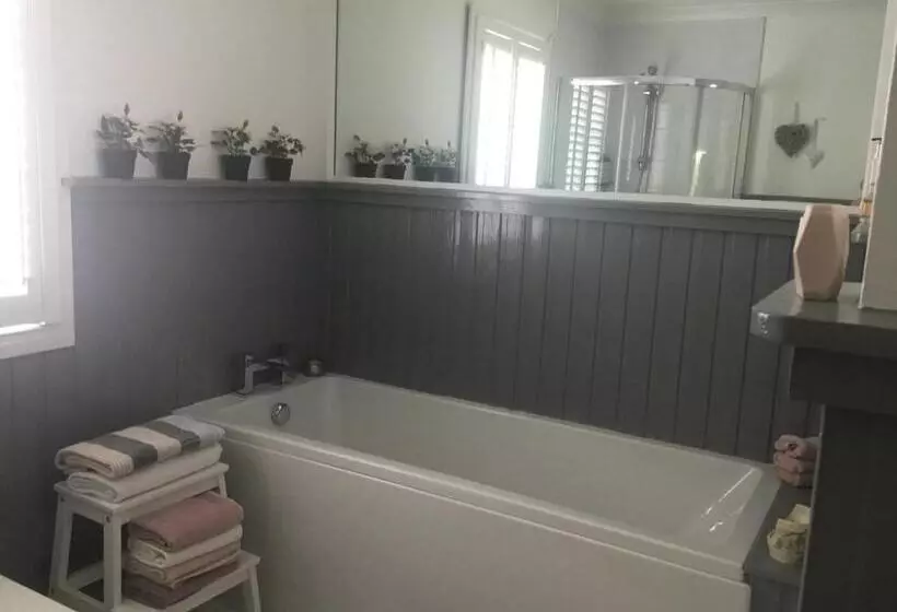 민박 Firbank Lodge