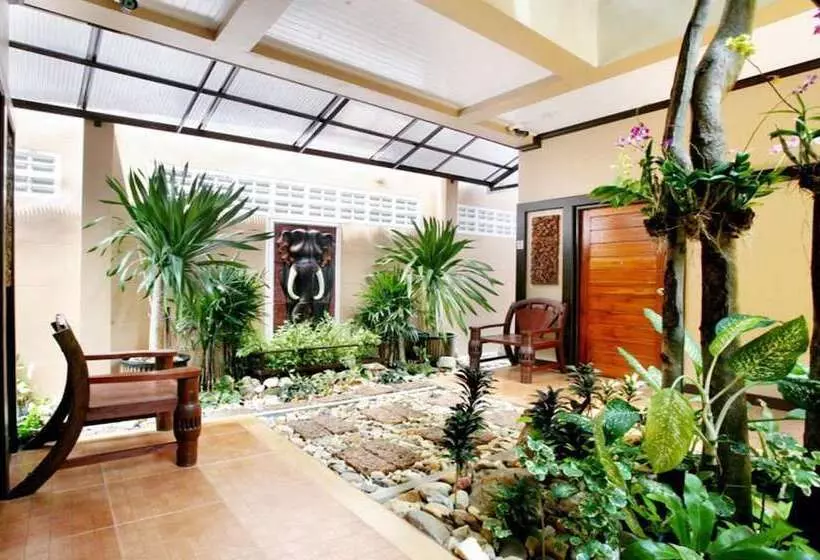 Отель Baan Na Khon